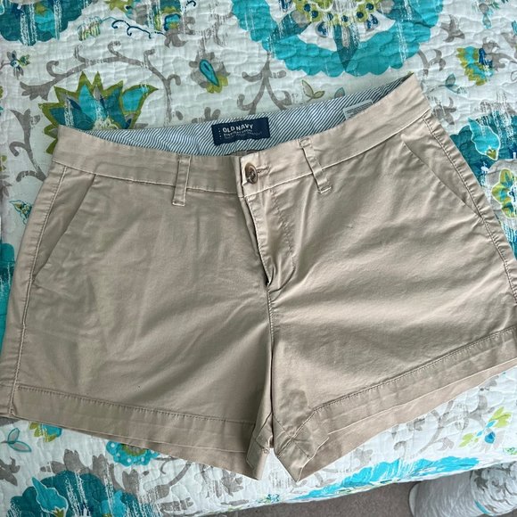 Old Navy Everyday Shorts - Picture 1 of 4